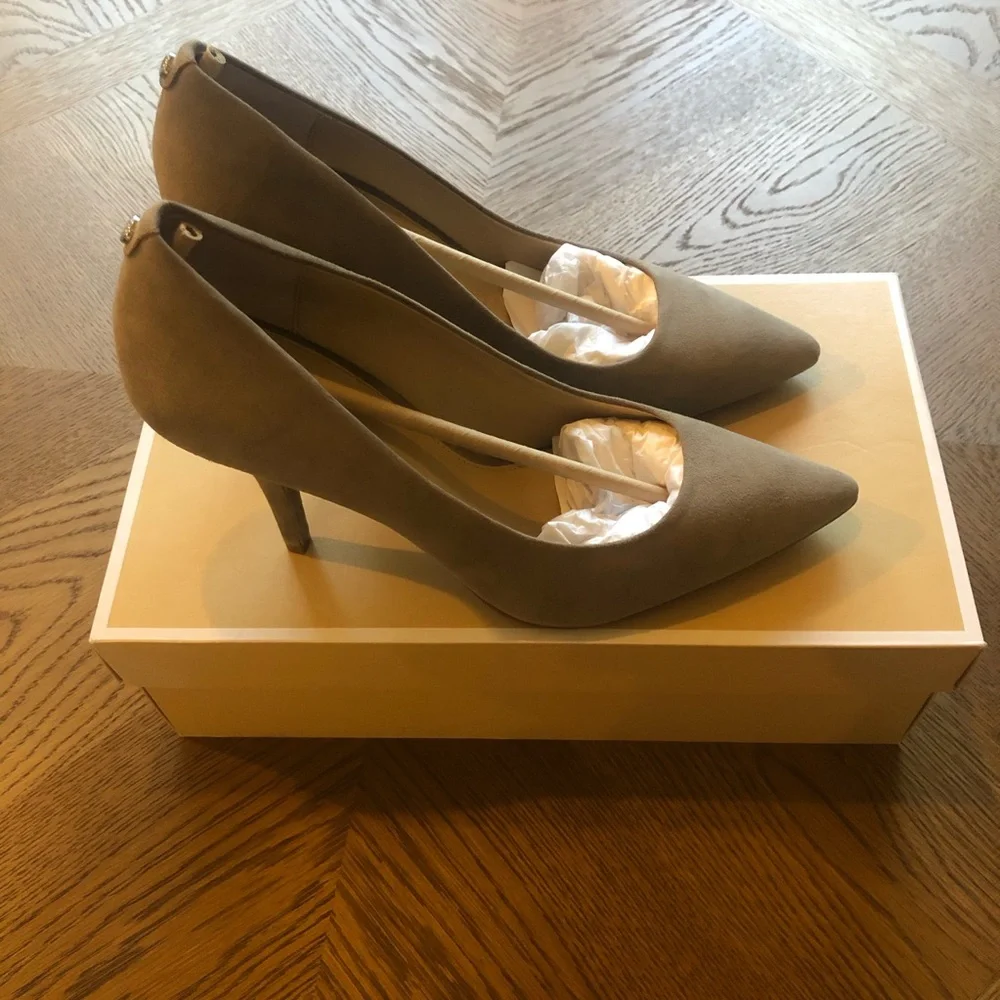 Michael Kors Pumps - Picture 1 of 9